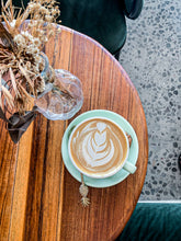 Lade das Bild in den Galerie-Viewer, Tasse mit Untersetzer - "Aloha!"