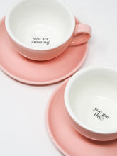 Lade das Bild in den Galerie-Viewer, 2 Tassen mit Untersetzer - "rosa"